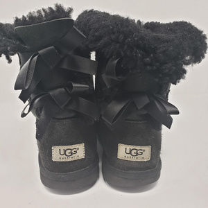 Ugg black Bailey bow boots, size 5